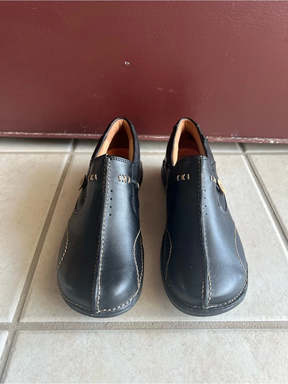 Clarks Unstructured Un Loop Black Leather Comfort Loafers Women’s 7.5 NWOT